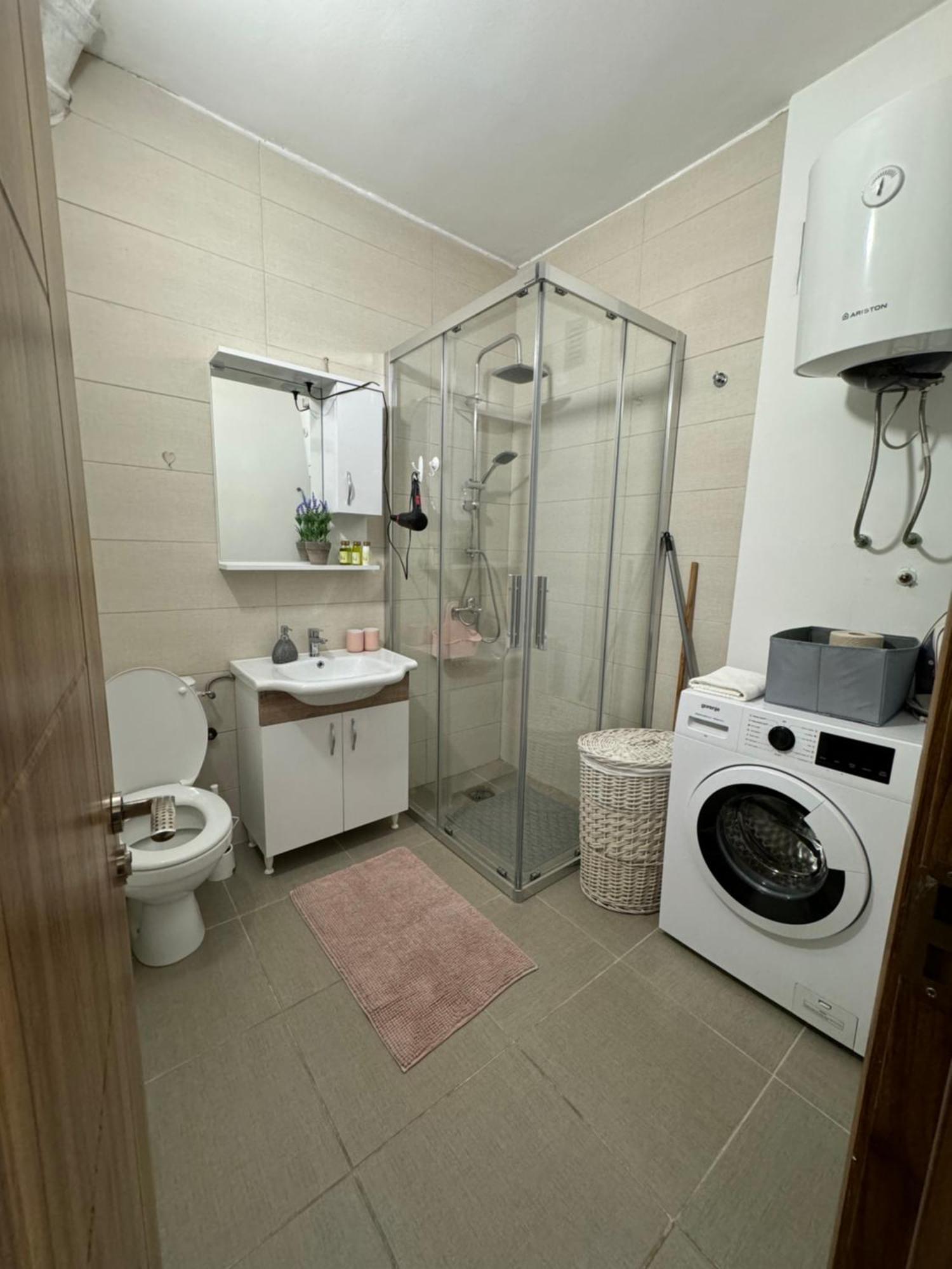 Eleven Apartment พอดโกริกา ภายนอก รูปภาพ