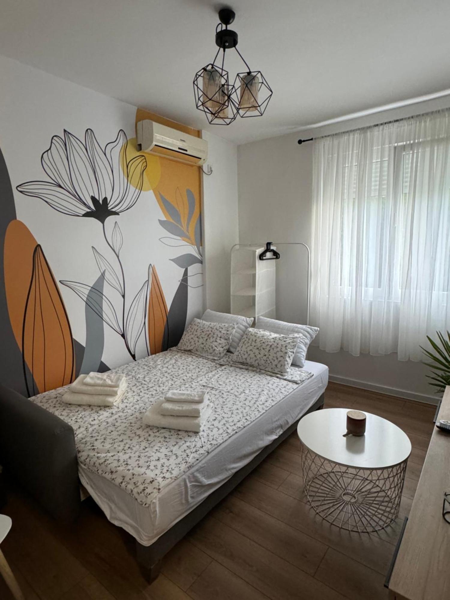 Eleven Apartment พอดโกริกา ภายนอก รูปภาพ